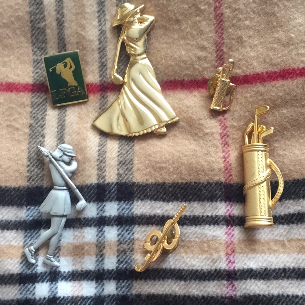 Ladies golf pin bundle 5  gold tone and 1 pewter.